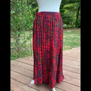 Vintage ‘80s pleated paisley maxi skirt- EUC